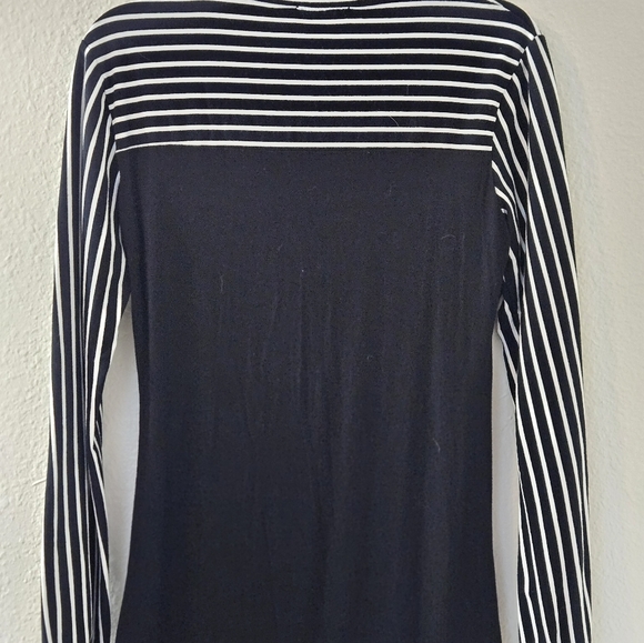 Women's Longsleeve Pullover Black & White Top by Zeagoo. Size M, 100% polyester. - Picture 8 of 10